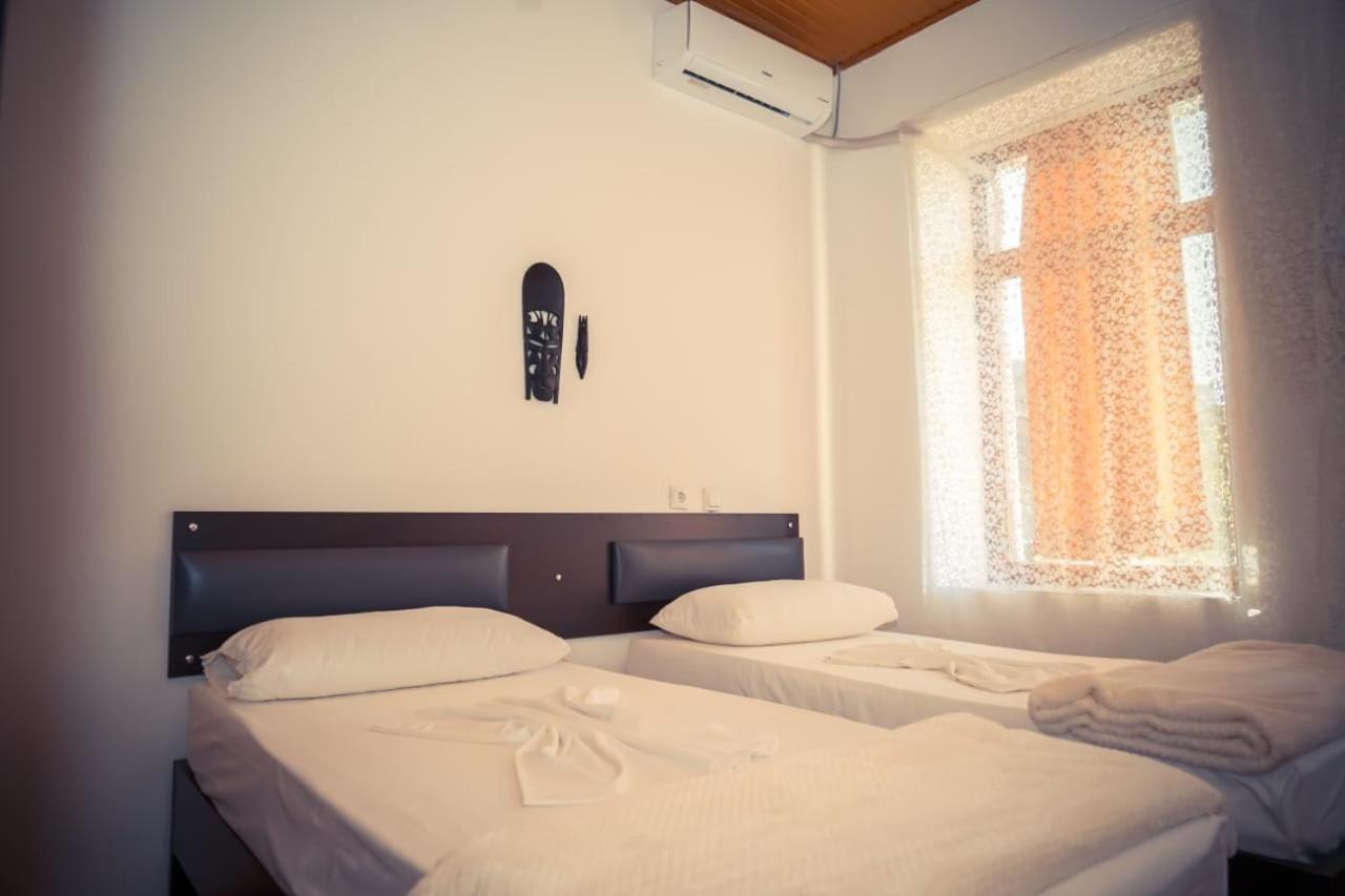 Flora'S Guesthouse 'The Fir Gate' Αργυρόκαστρο Εξωτερικό φωτογραφία