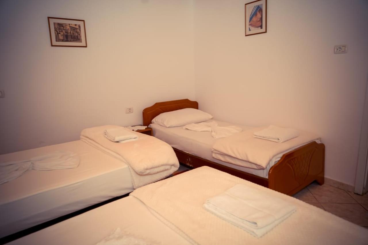 Flora'S Guesthouse 'The Fir Gate' Αργυρόκαστρο Εξωτερικό φωτογραφία