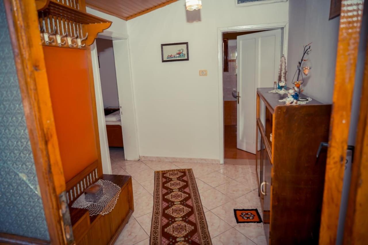 Flora'S Guesthouse 'The Fir Gate' Αργυρόκαστρο Εξωτερικό φωτογραφία