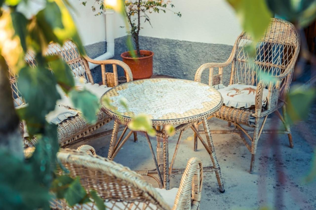 Flora'S Guesthouse 'The Fir Gate' Αργυρόκαστρο Εξωτερικό φωτογραφία