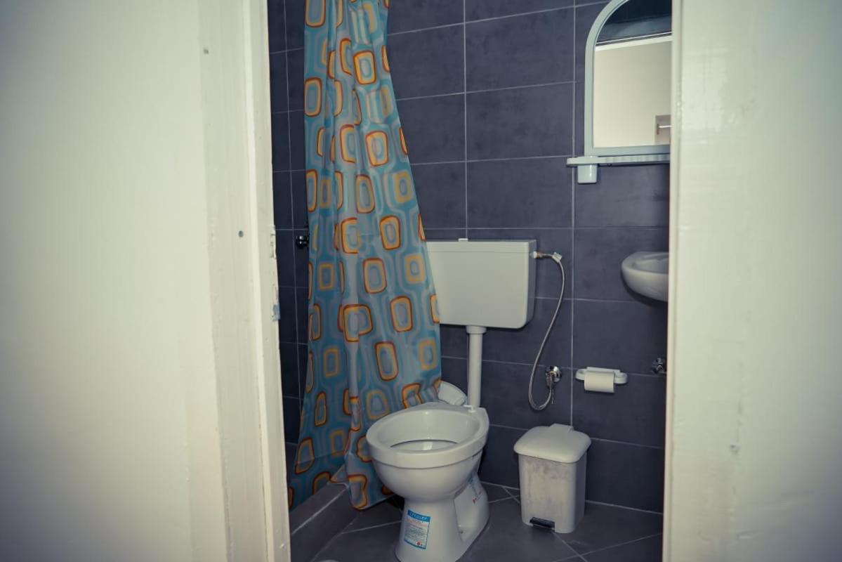 Flora'S Guesthouse 'The Fir Gate' Αργυρόκαστρο Εξωτερικό φωτογραφία