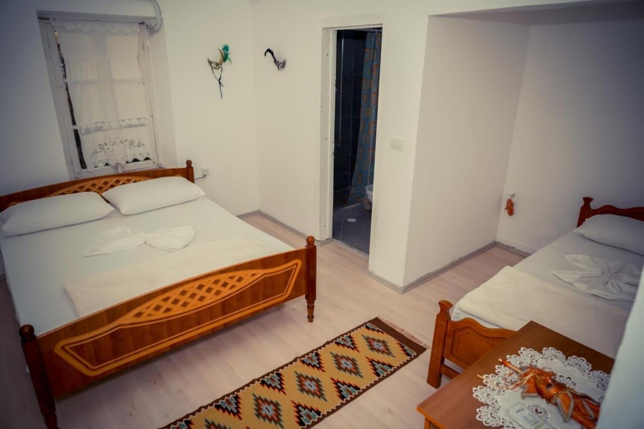 Flora'S Guesthouse 'The Fir Gate' Αργυρόκαστρο Εξωτερικό φωτογραφία