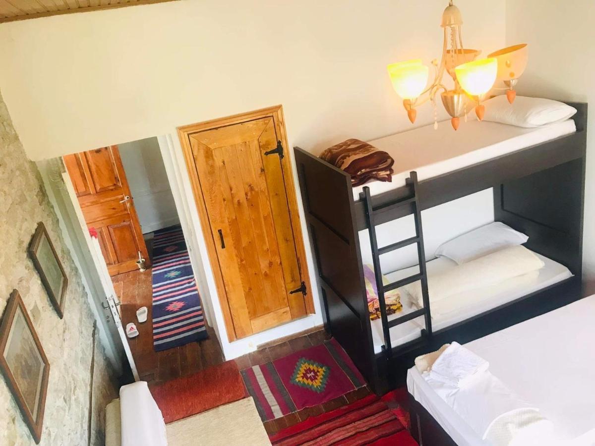 Flora'S Guesthouse 'The Fir Gate' Αργυρόκαστρο Εξωτερικό φωτογραφία