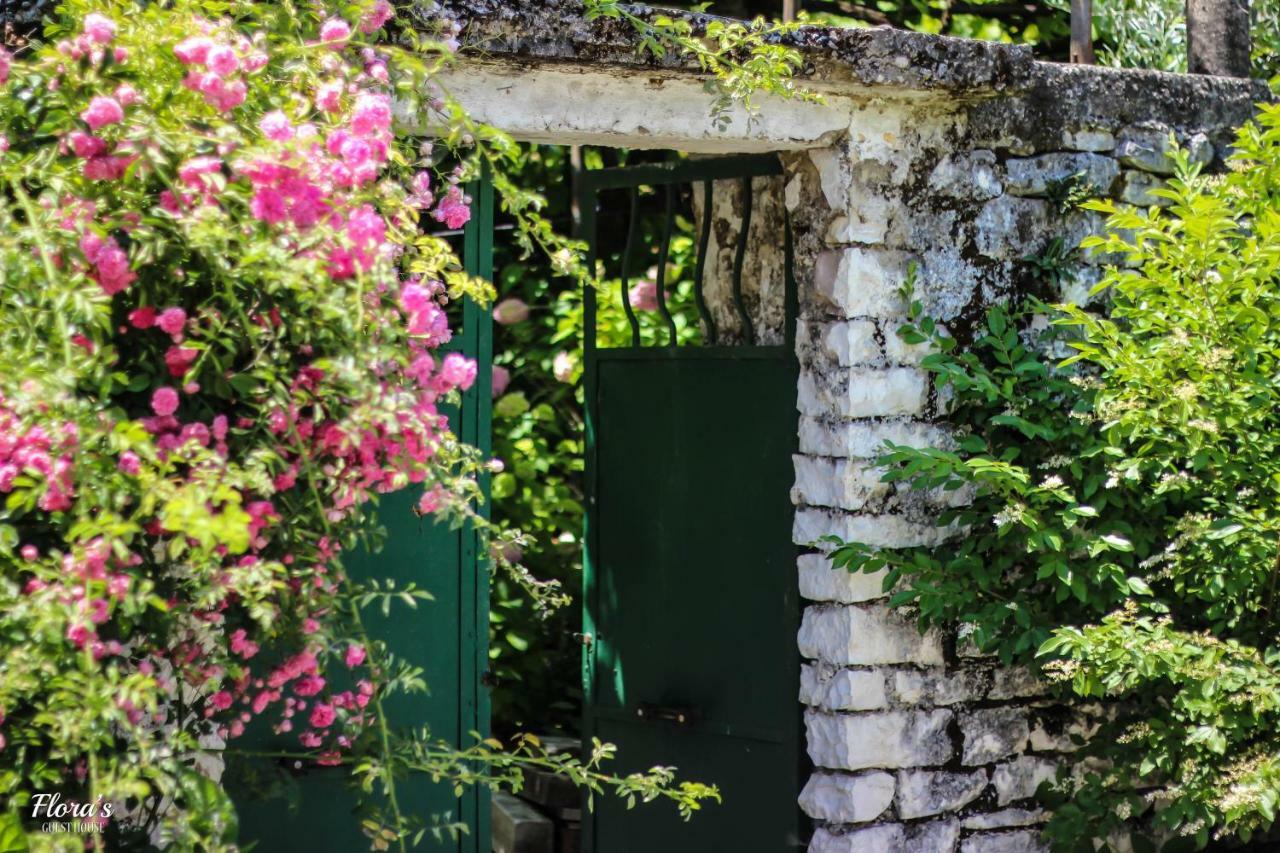 Flora'S Guesthouse 'The Fir Gate' Αργυρόκαστρο Εξωτερικό φωτογραφία